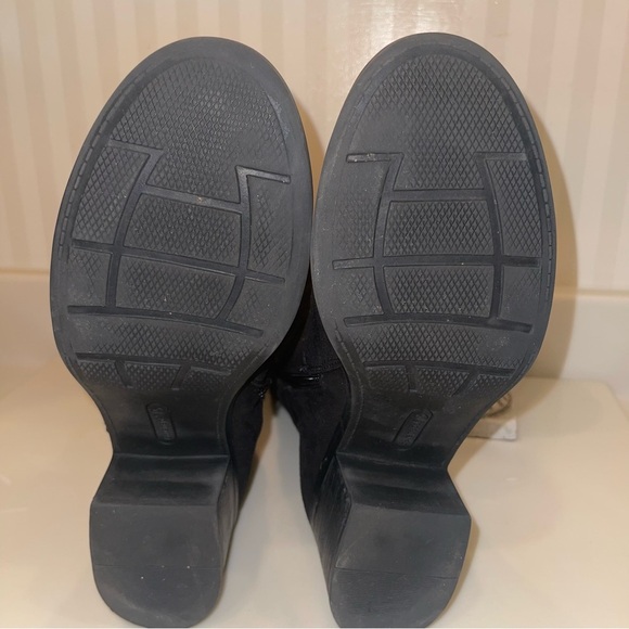 BARE TRAPS Womens Willow Black Heeled Riding Boots Round Toe Stacked Heel - Picture 14 of 16